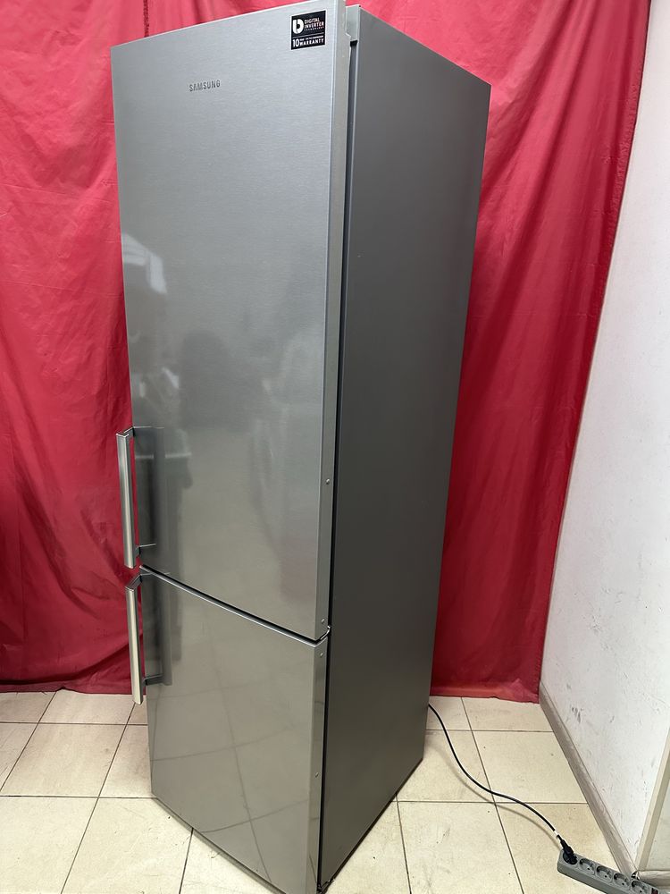 Холодильник Samsung RB37J5100SA