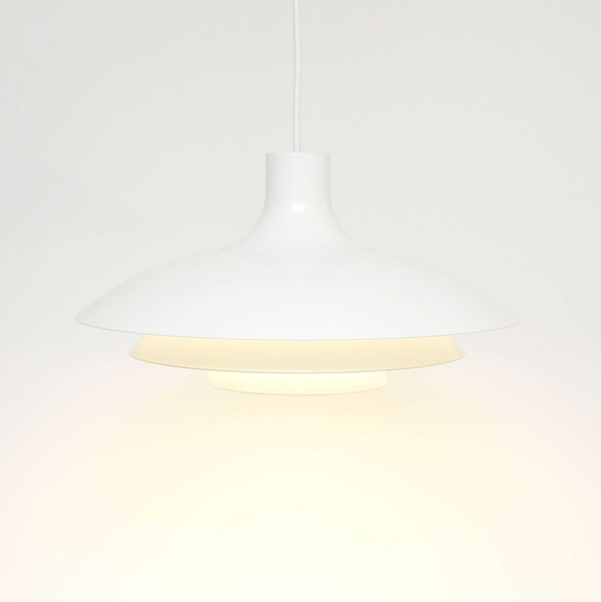 Biała skandynawska lampa, lata 90'te
