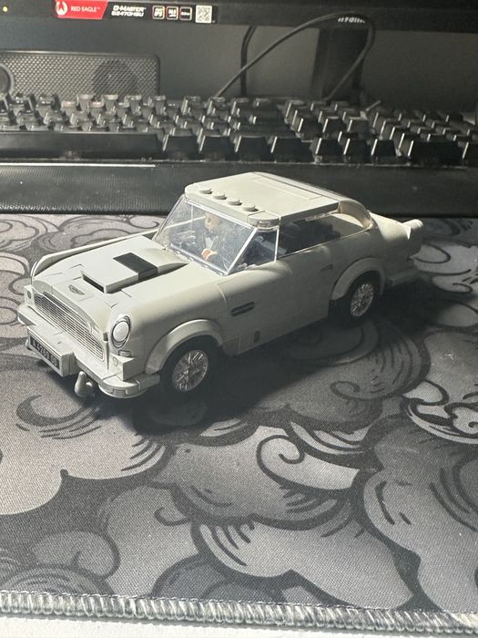 LEGO Speed Champions 76911 Aston Martin