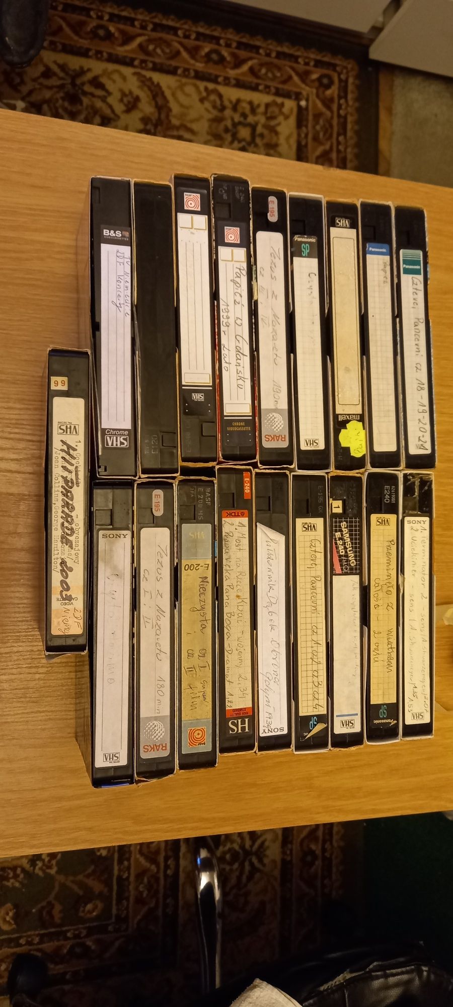 19 kaset VHS używane nagrane