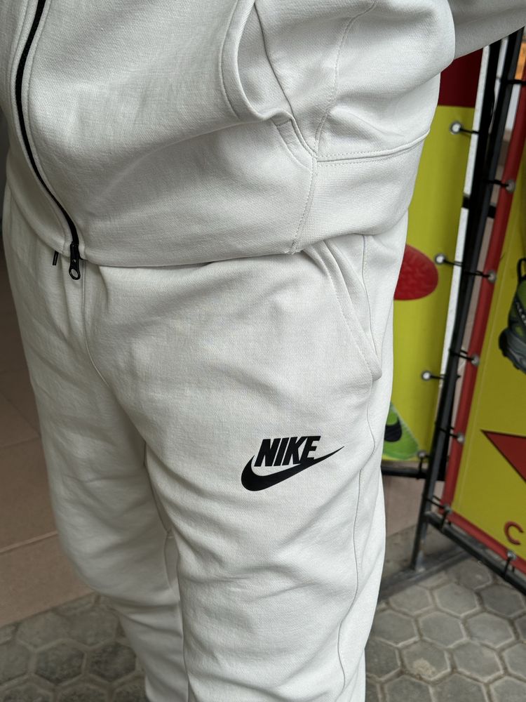 Оригінал Костюм NIKE SPORTSWEAR FULL ZIP DD5284-073 Оригинал Костюм