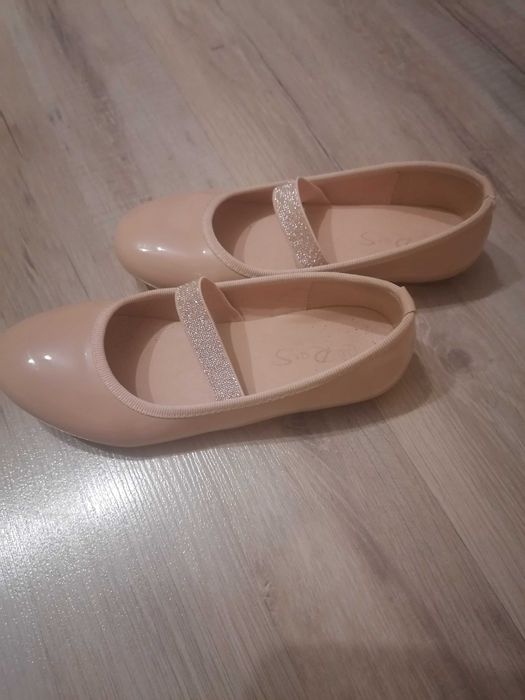 Buty dla dziewczynki