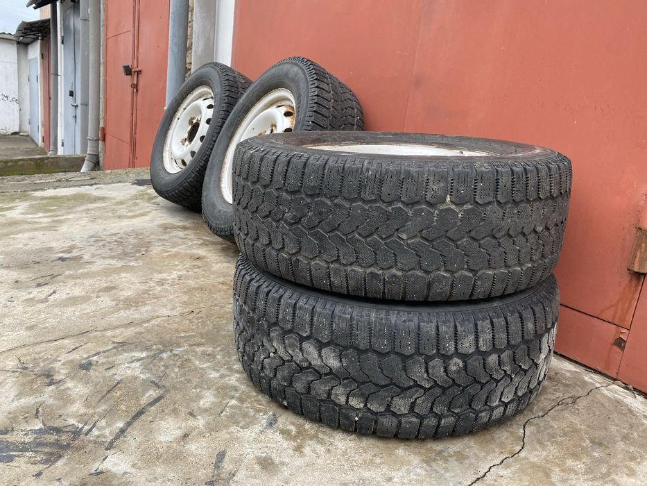 Шини гума 215 65 15 зима