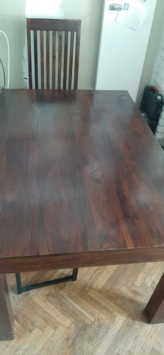 stół z drzewa egzotycznego