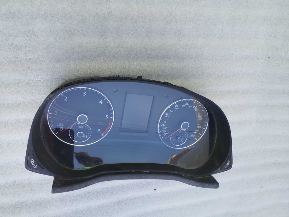 Приборна панель volkswagen passat b7