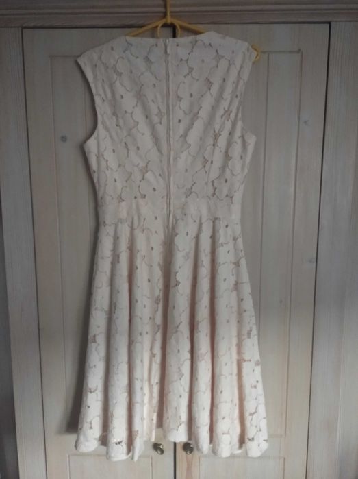 koronkowa sukienka