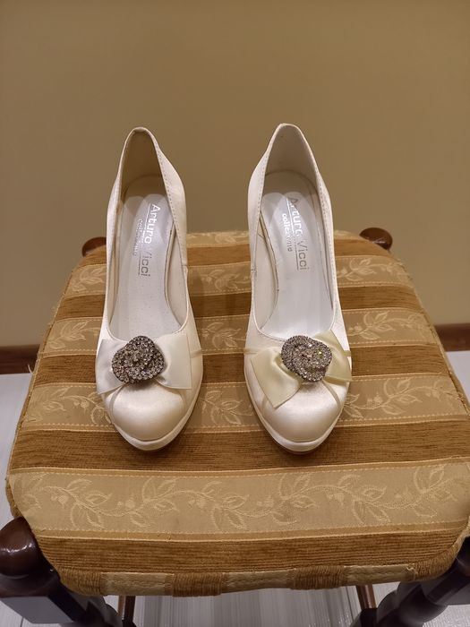 Buty ślubne, wizytowe, czółenka ekri