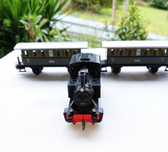 MARKLIN 3029 e duas carruagens 4051