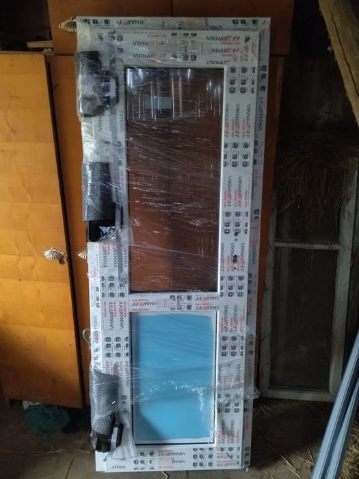 Пластикові двері