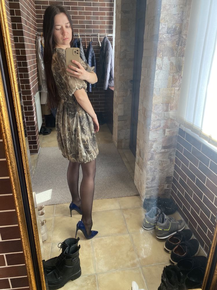 Сукня Zara в актуальний анімалістичний зміїний принт