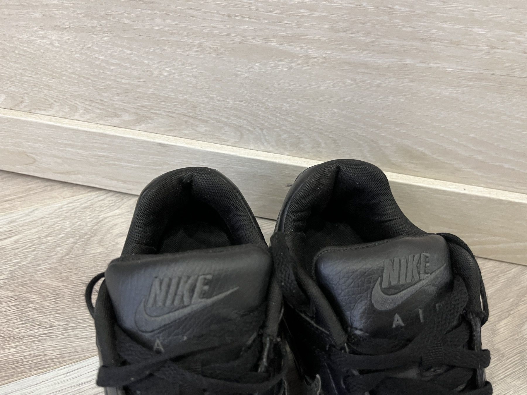Кросівки Nike AIR MAX COMMAND LEATHER Black 42/27 оригінал