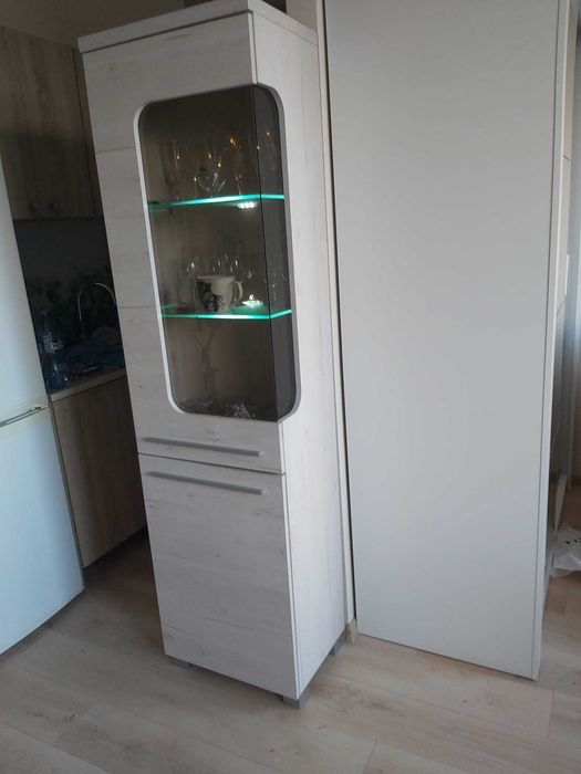 witryna szafka (meble Bodzio): wys. 1,90m szer. 50cm głęb. 32cm