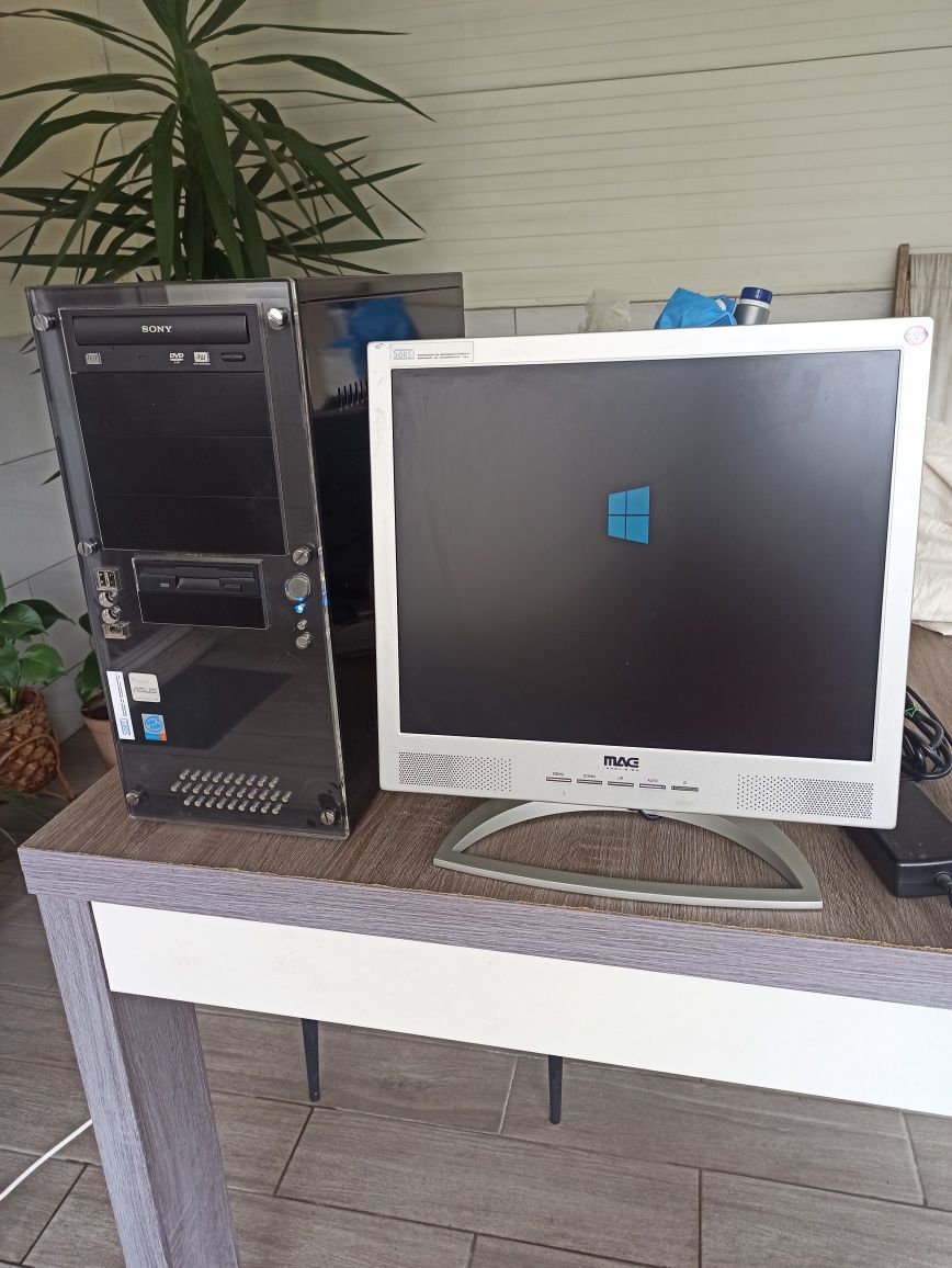 Computador com assessórios