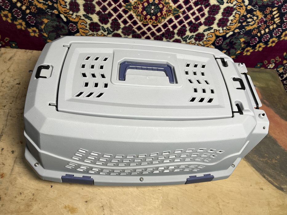 Пластикові переноски для дрібних тварин