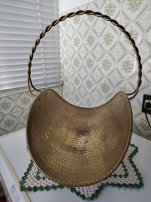 Cesta em Latão para Revistas