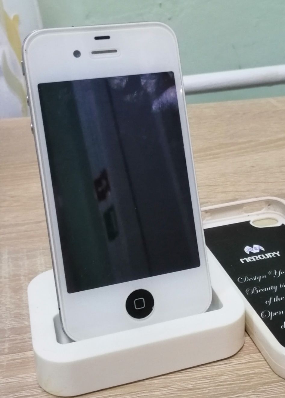 Продам iPhone в отличном состоянии
