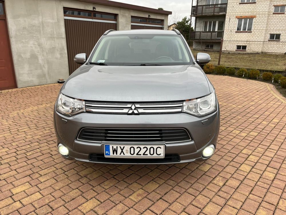 Mitsubishi Outlander PHEV Hybryda Plug In