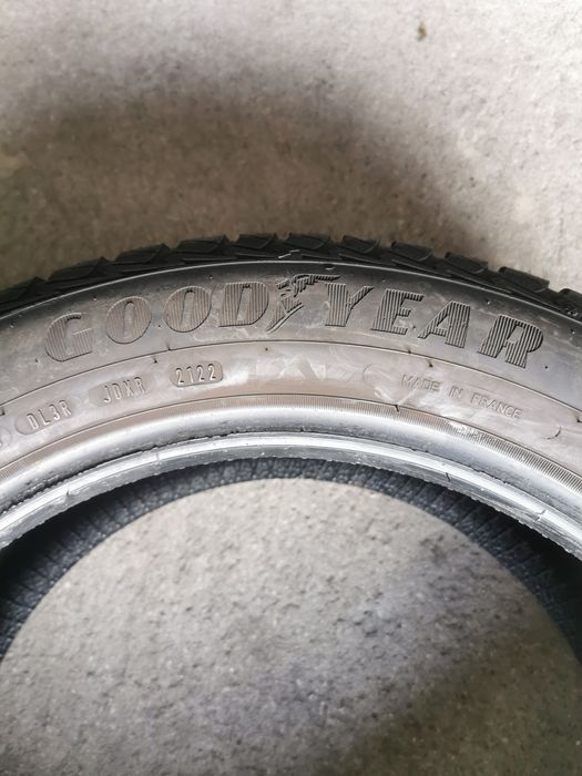 Komplet opon 215/55R17 94V Goodyear Vector4Seasons Gen-2 #
