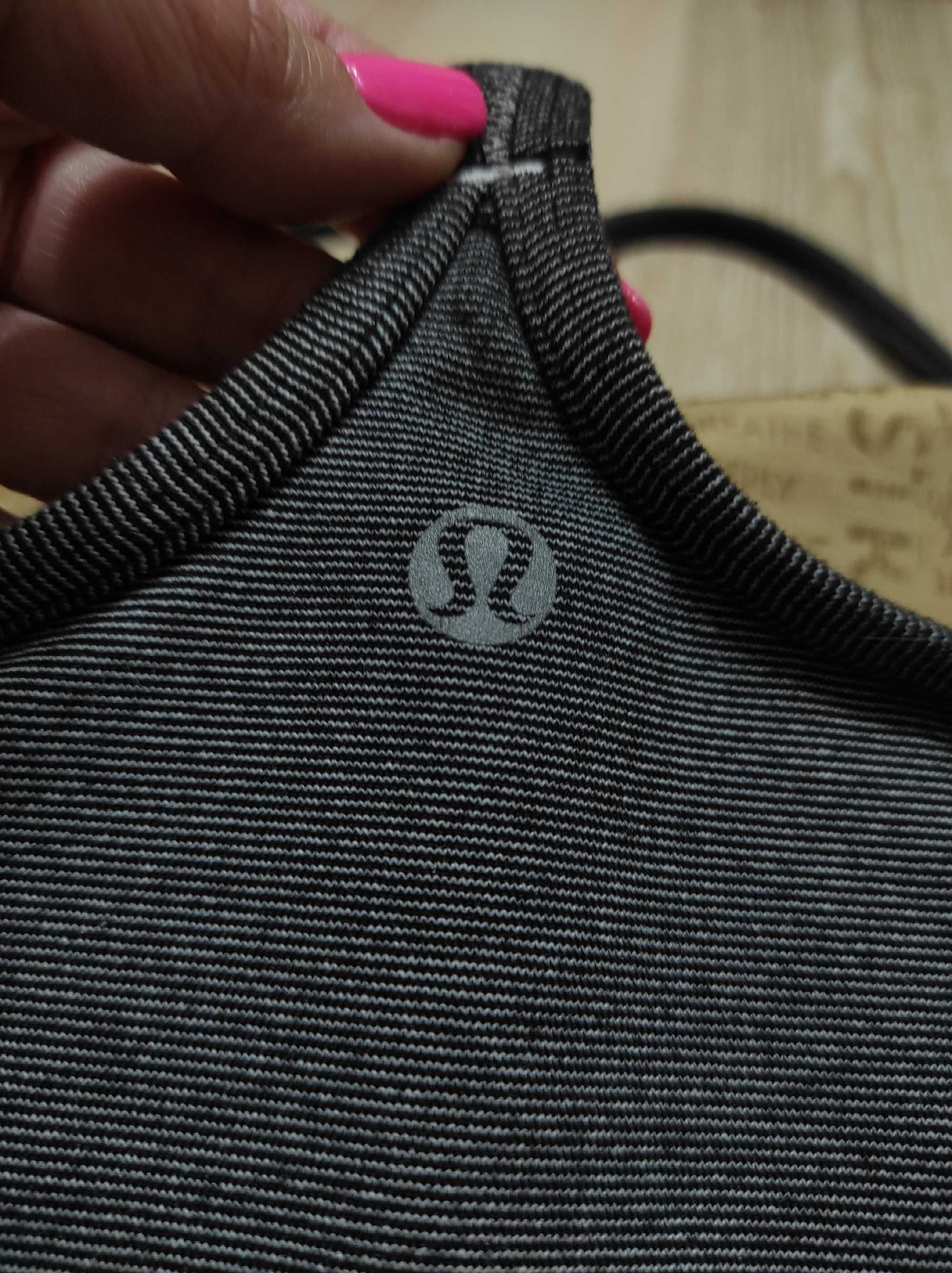 Спортивная майка топ премиум бренда Lululemon с чашками, на XS-S