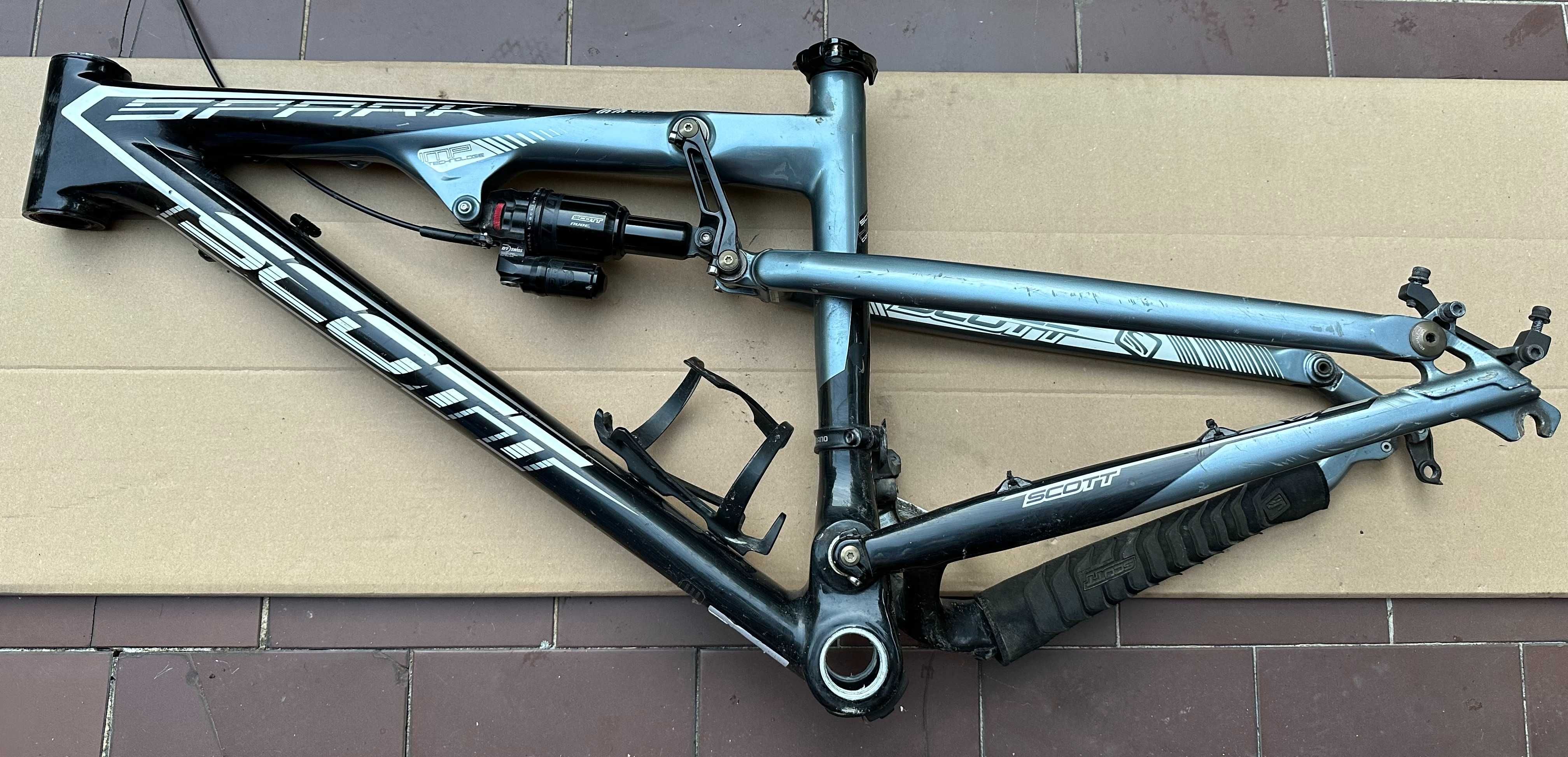 Rama SCOTT Spark Carbon 26" + Damper DT Swiss