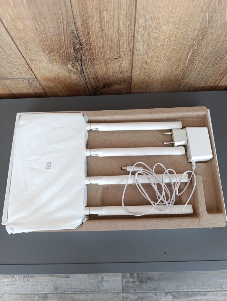 Продам роутер Xiaomi AC1200, WiFi router