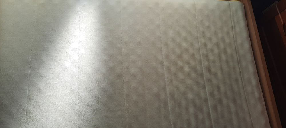 Cama criança Ikea, com estrado e colchão