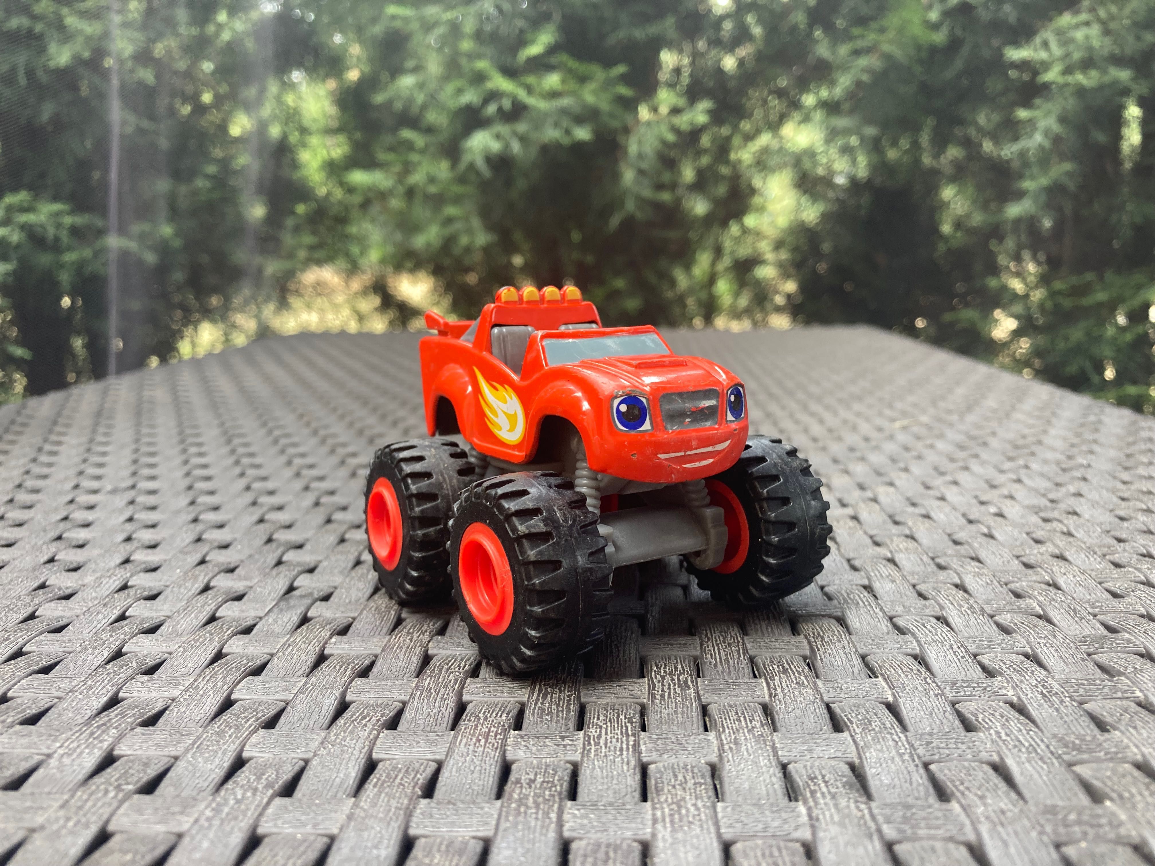 Monstertruck Blaze i megamaszyny + gratis