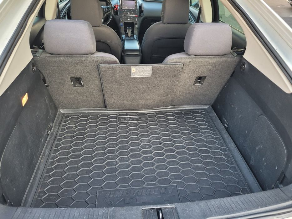 Підзаряжаємий гібрид ШЕВРОЛЕ VOLT