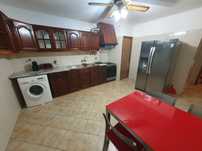 Alugo quarto c/ varanda para 1 mulher