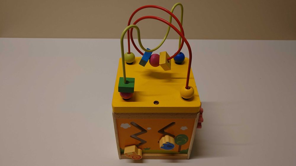 Drewniana interaktywna kostka Kabi