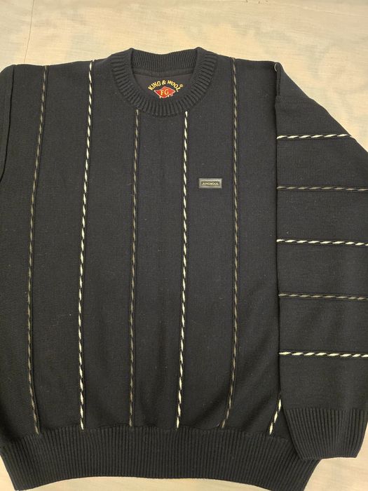 Свитер тёплый мужской.