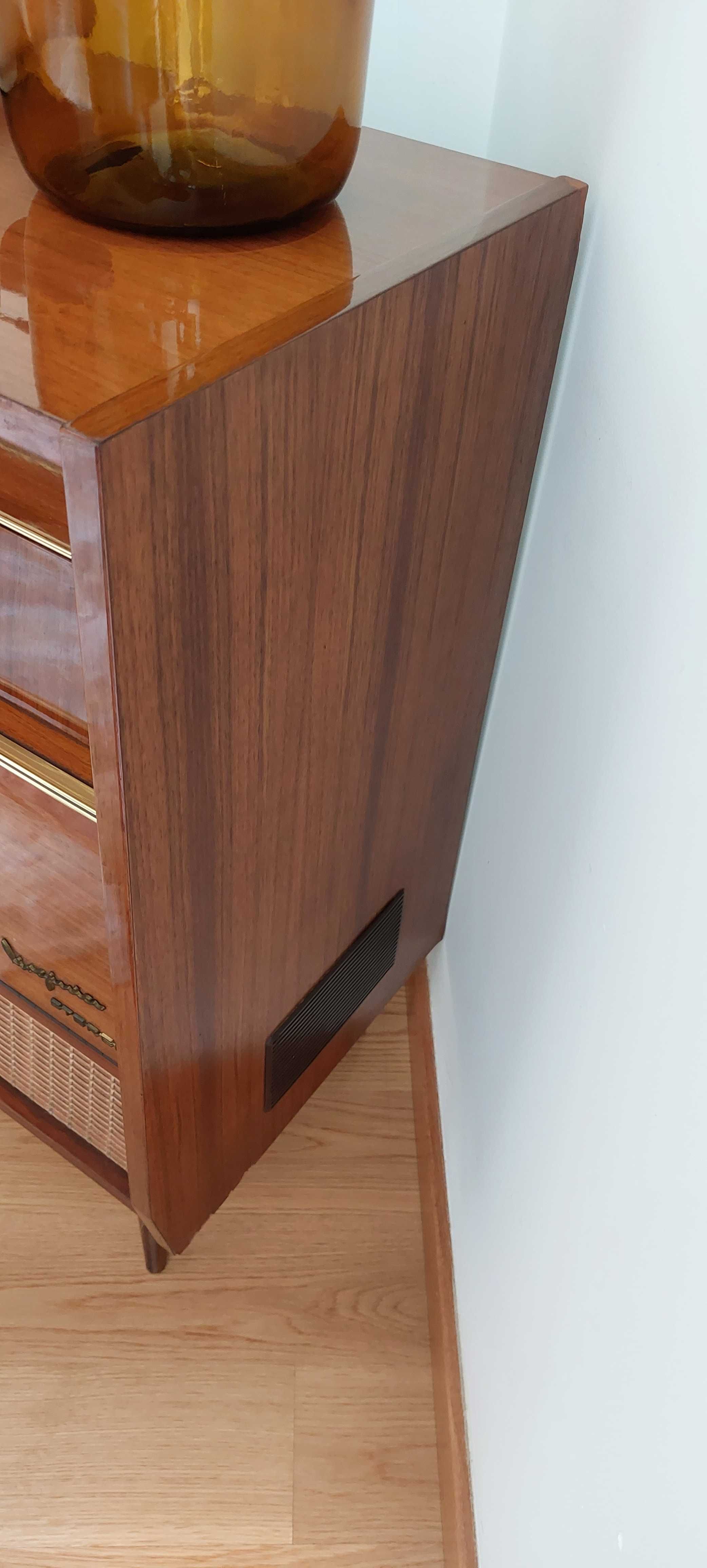 Móvel rádio e gira discos Blaupunkt C/Bluetooth
