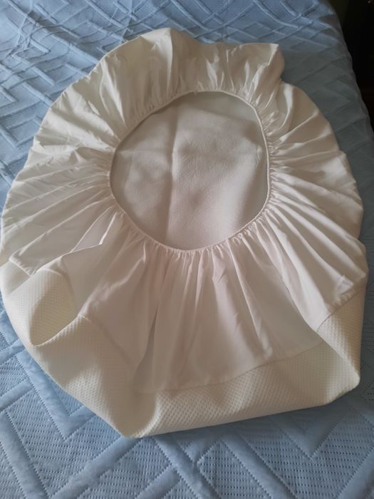Resguardo impermeável para cama de bebé/grades