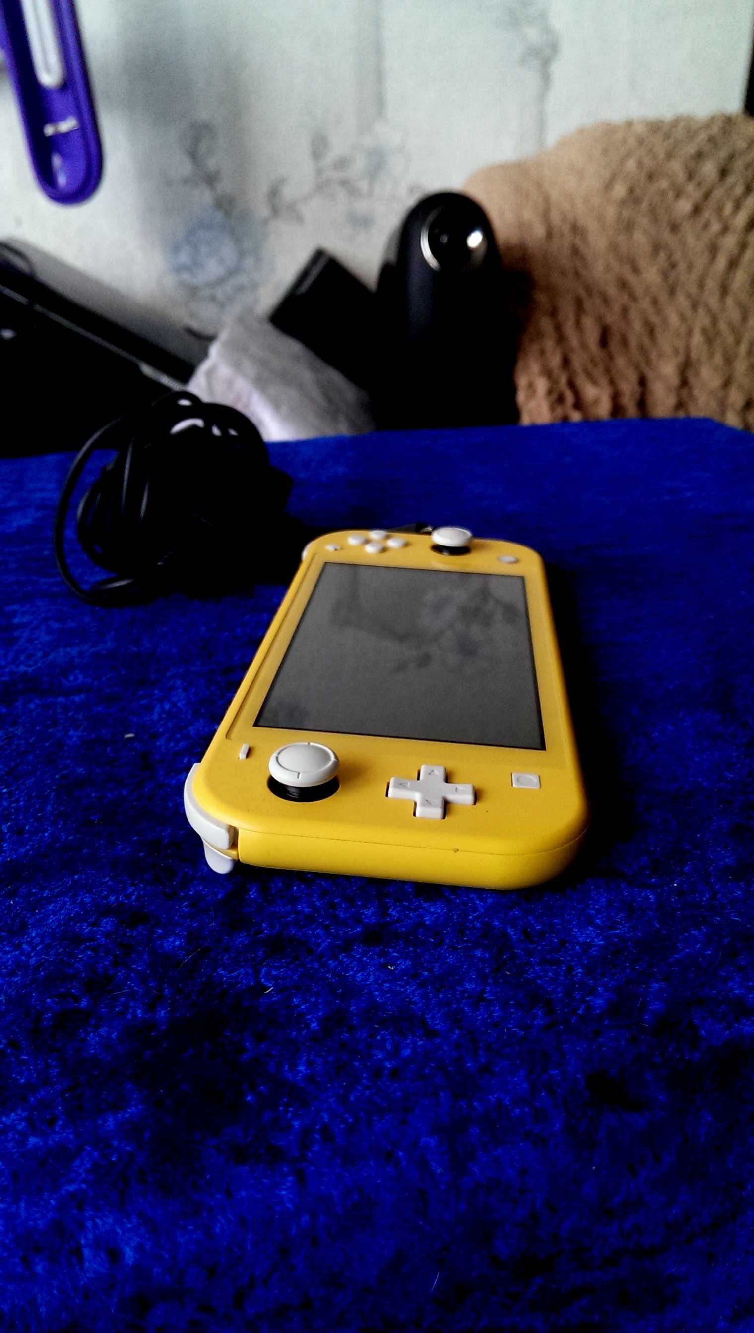 Игровая приставка Nintendo Switch Lite Глобальная версия 32Gb+32Gb.
