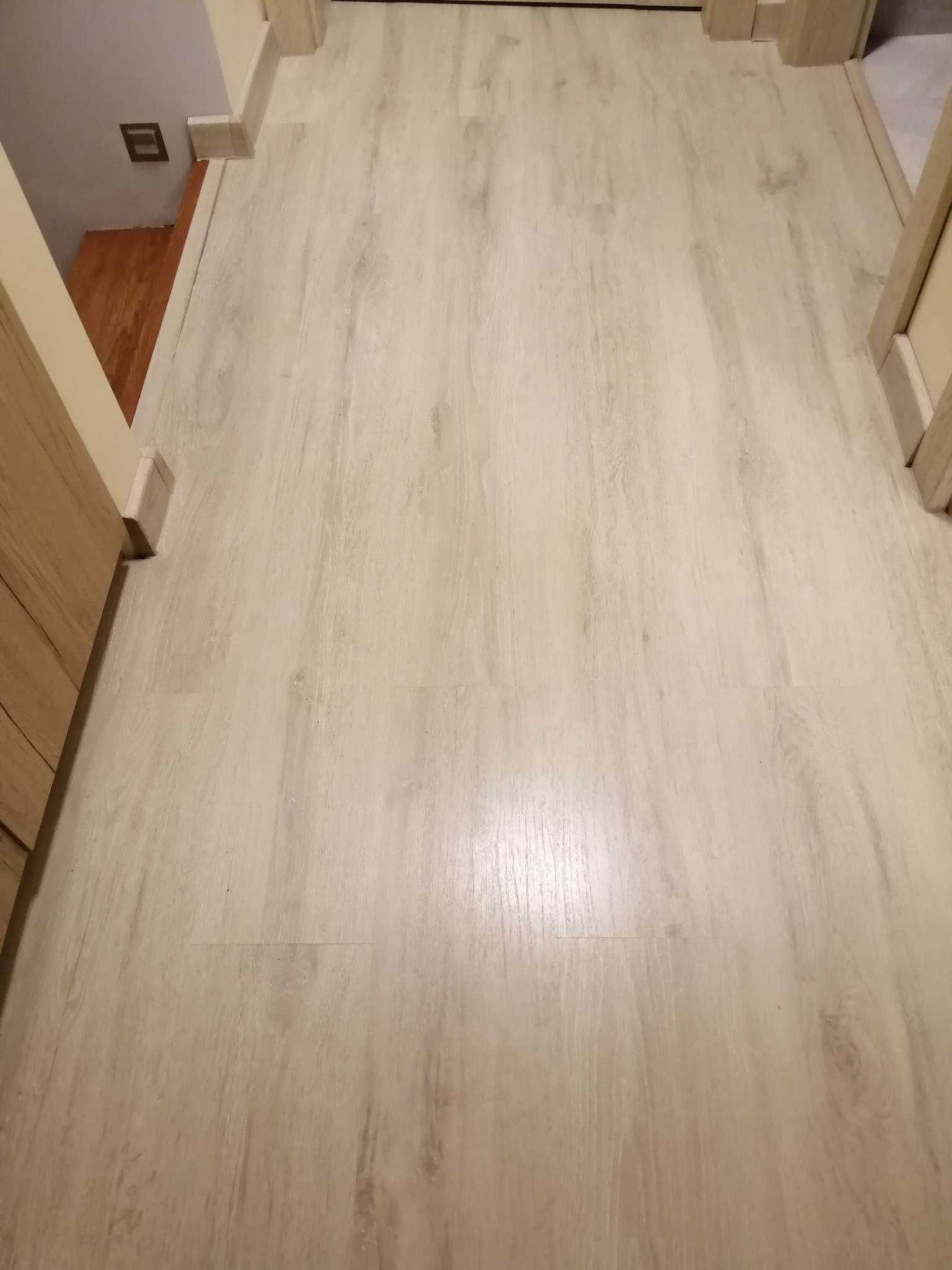 Panele Egger pro dąb chalky AC4