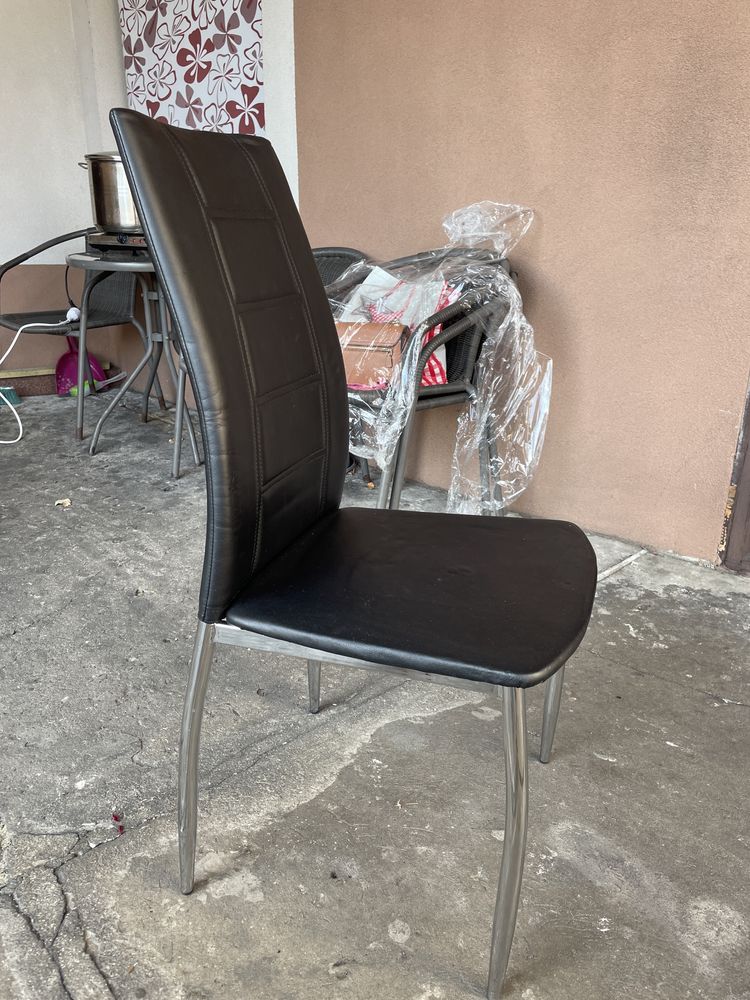 Krzesla czarne - srebrne nozki komplet