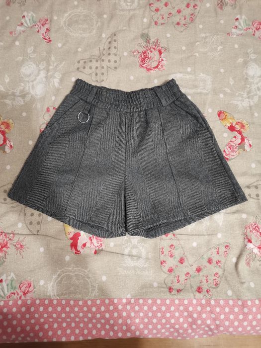 Продам незвичайно гарні шорти на осінь.