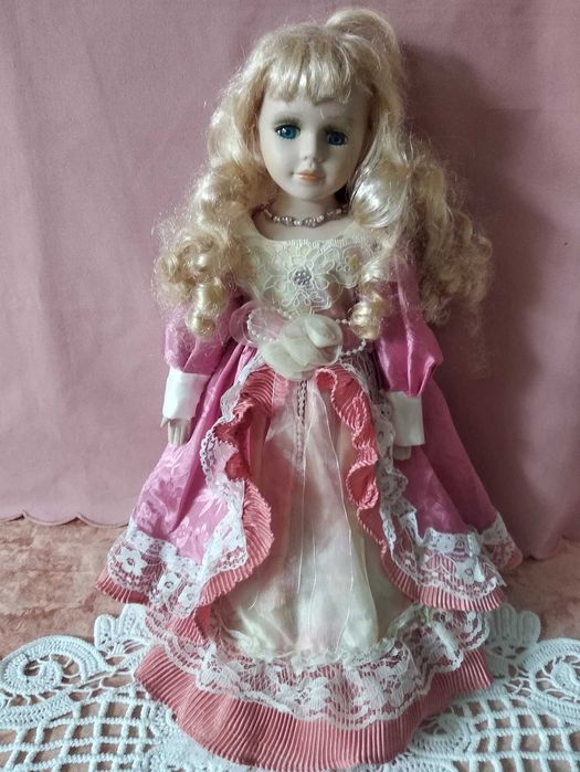 Фарфоровая кукла, 39 см. Кукла винтажная, 37 см.