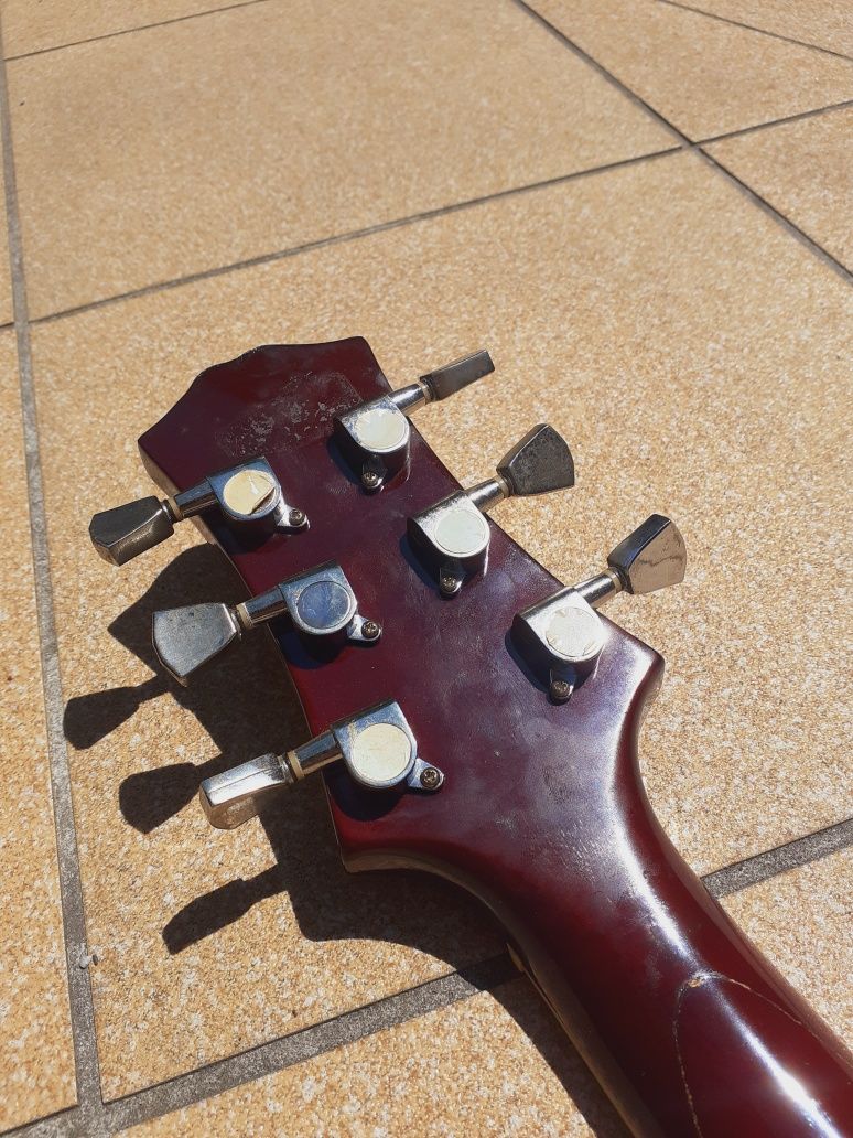 C. Giant Gitara SG Vintage