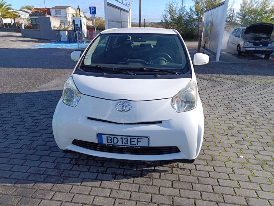 Toyota IQ em ótimo estado