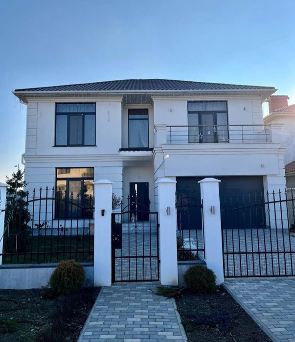 Продажа ДОМА в Совиньоне,  гараж, бассейн, 7.5 сот