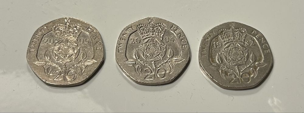 Lote moedas twenty pence great britain 1982, 2004, 2006