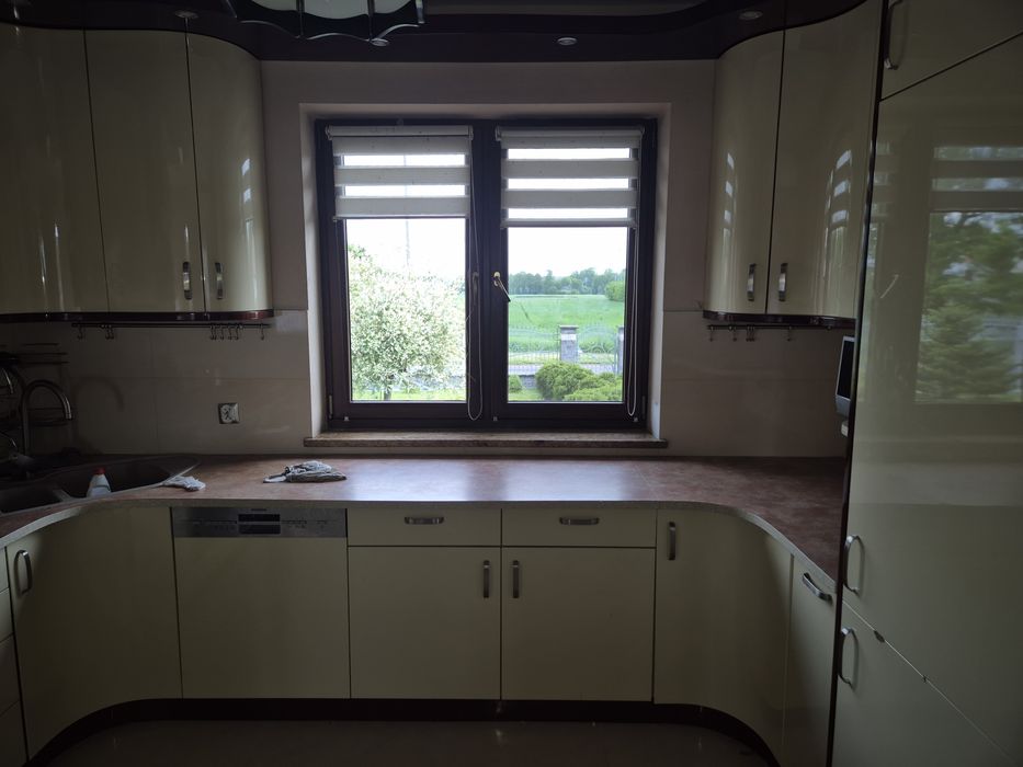 Szafki kuchenne lakierowane i półokrągłe