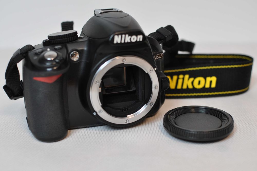 Lustrzanka Nikon dslr D3100 + 2 obiektywy nikkor 18-135 mm + 55-200 mm
