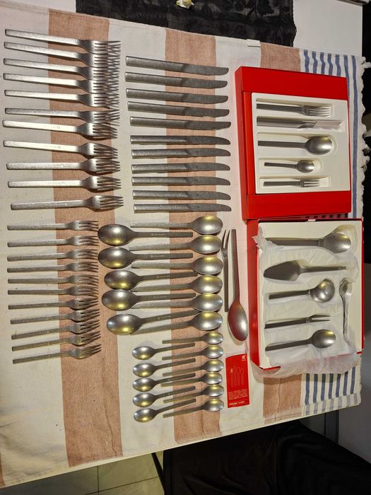ZWILLING MINIMALE 68-częściowy zestaw sztućców matowych - Srebrny