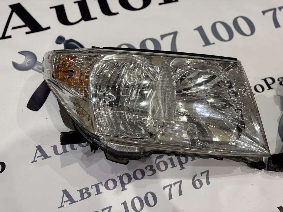 Фари передня оптика Toyota Land Cruiser 200. Тойота 200. Розборка.