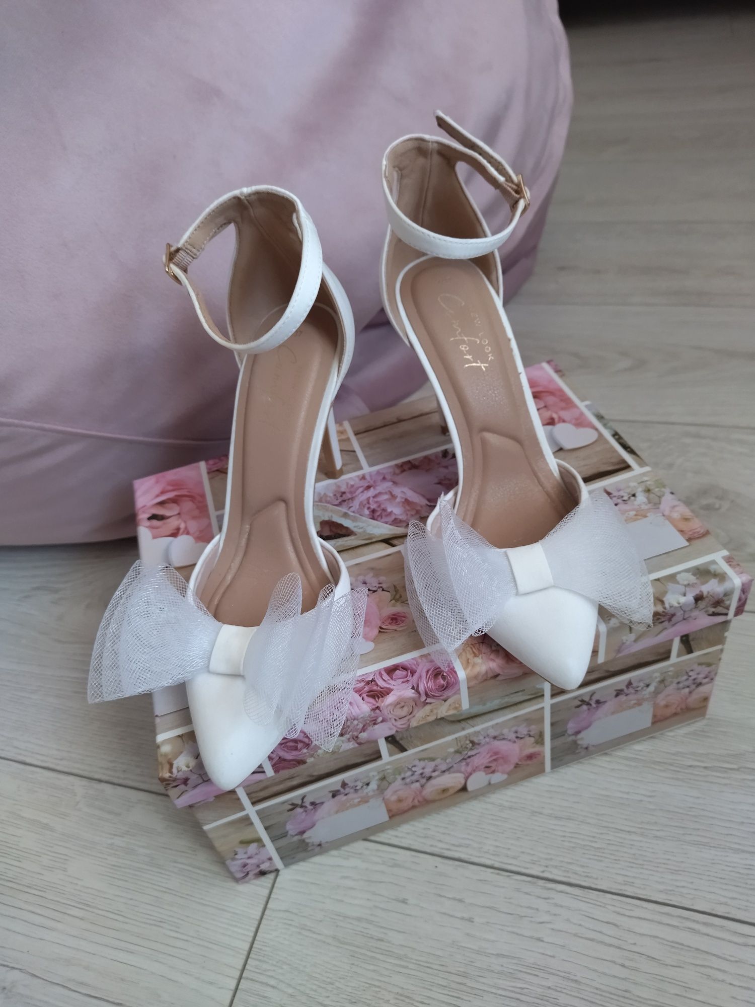 Сатинові весільні туфлі New look Comfort р.37/24см