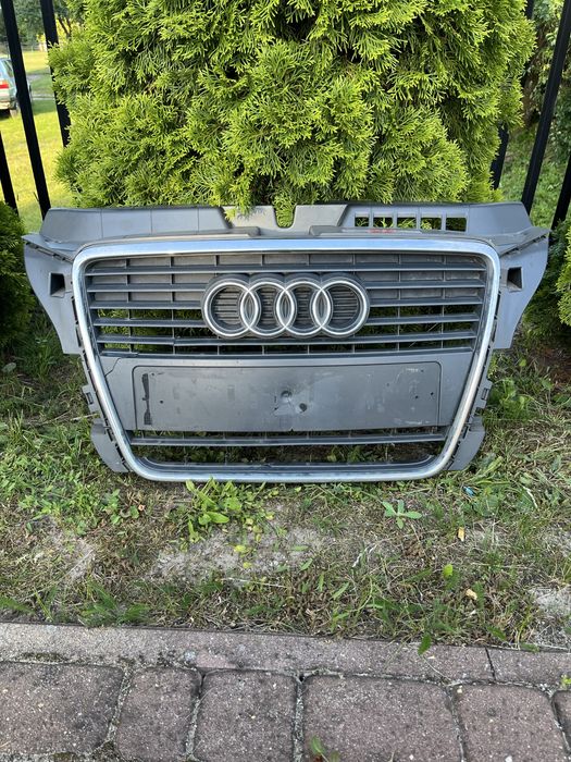 Atrapa chłodnicy grill Audi A3 8p rocznik 2011