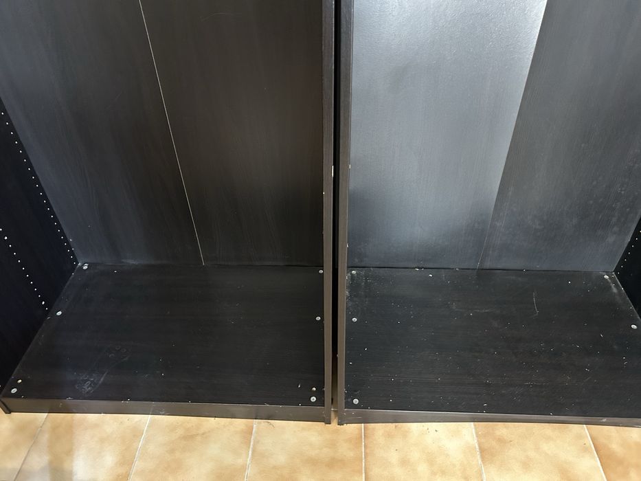 Estrutura PAX: 1 por 2,36 metros em preto