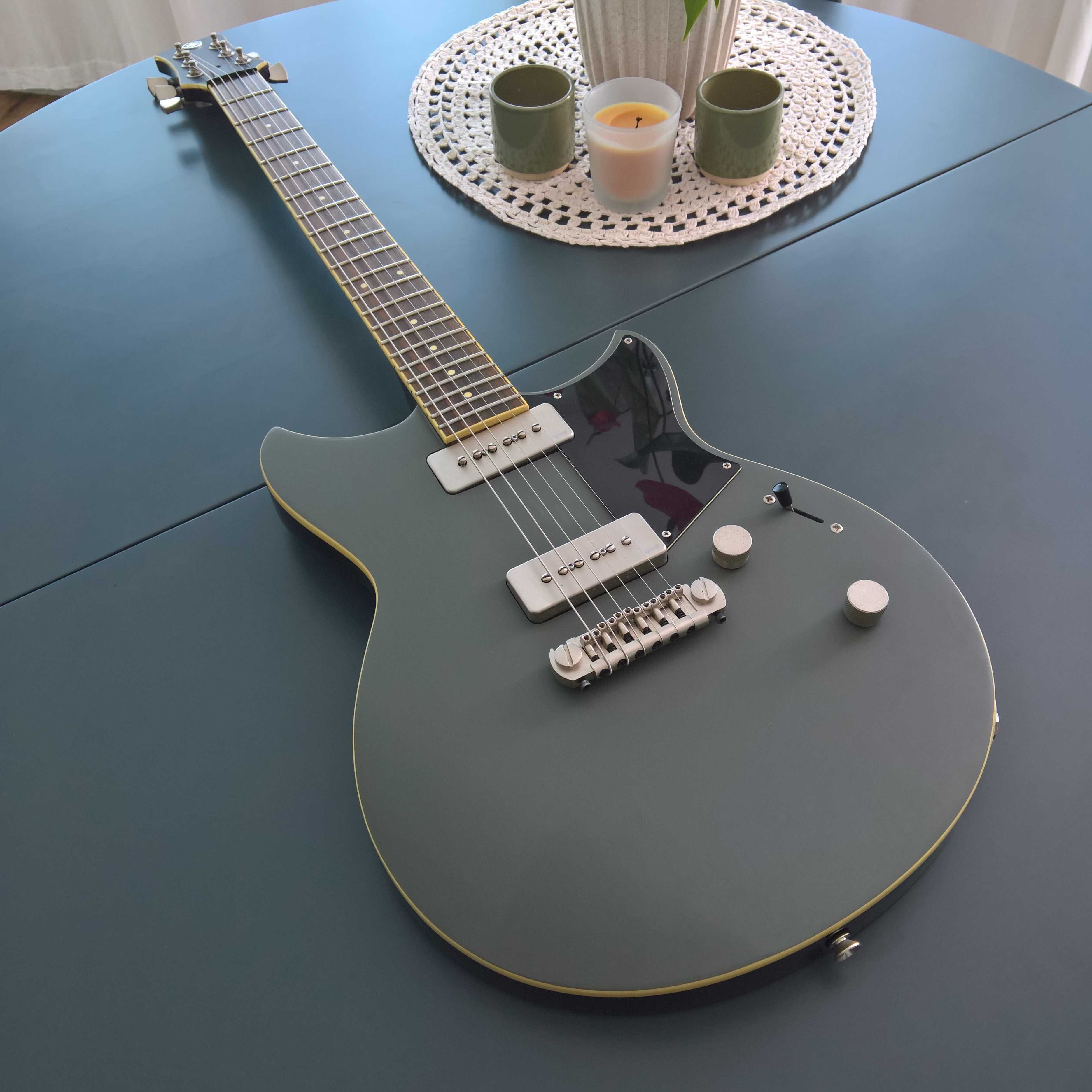 Guitarra Yamaha Revstar RS502